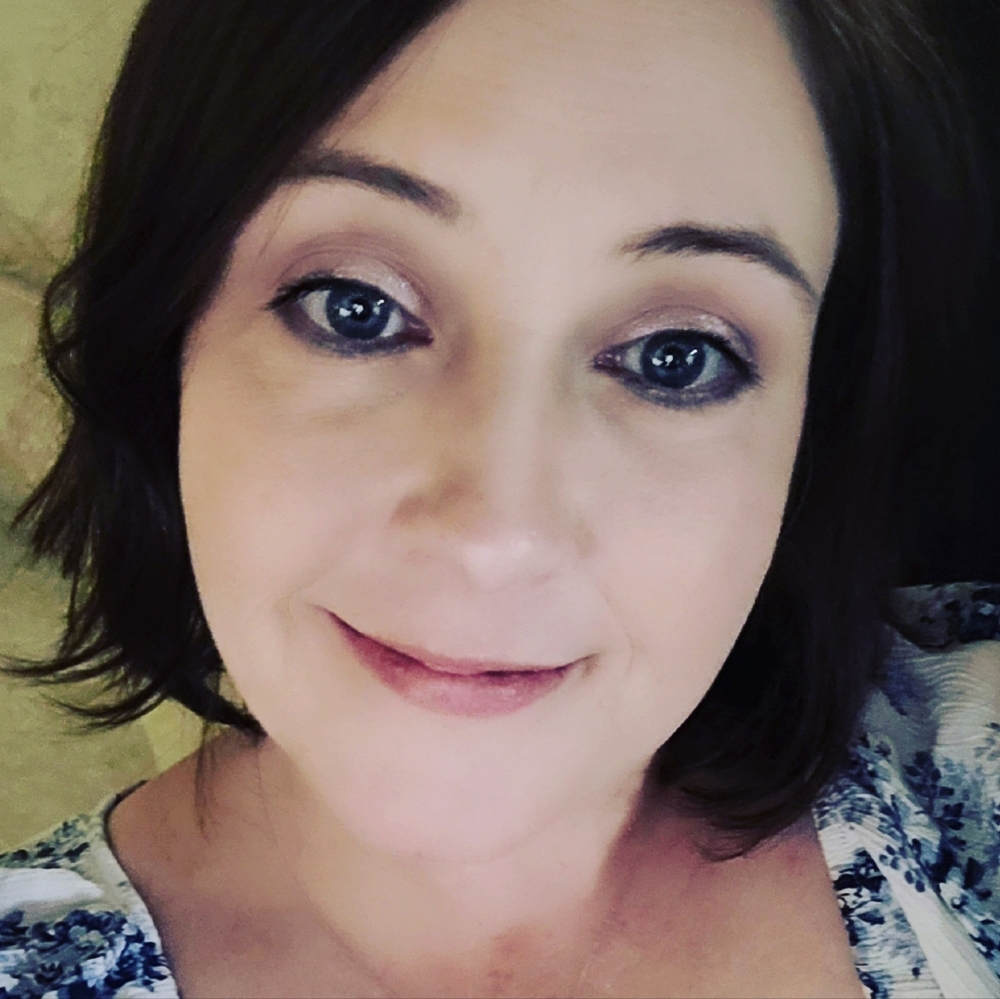 Meet your Posher, Owner of The Thrift Boss Shop, Online Resell.